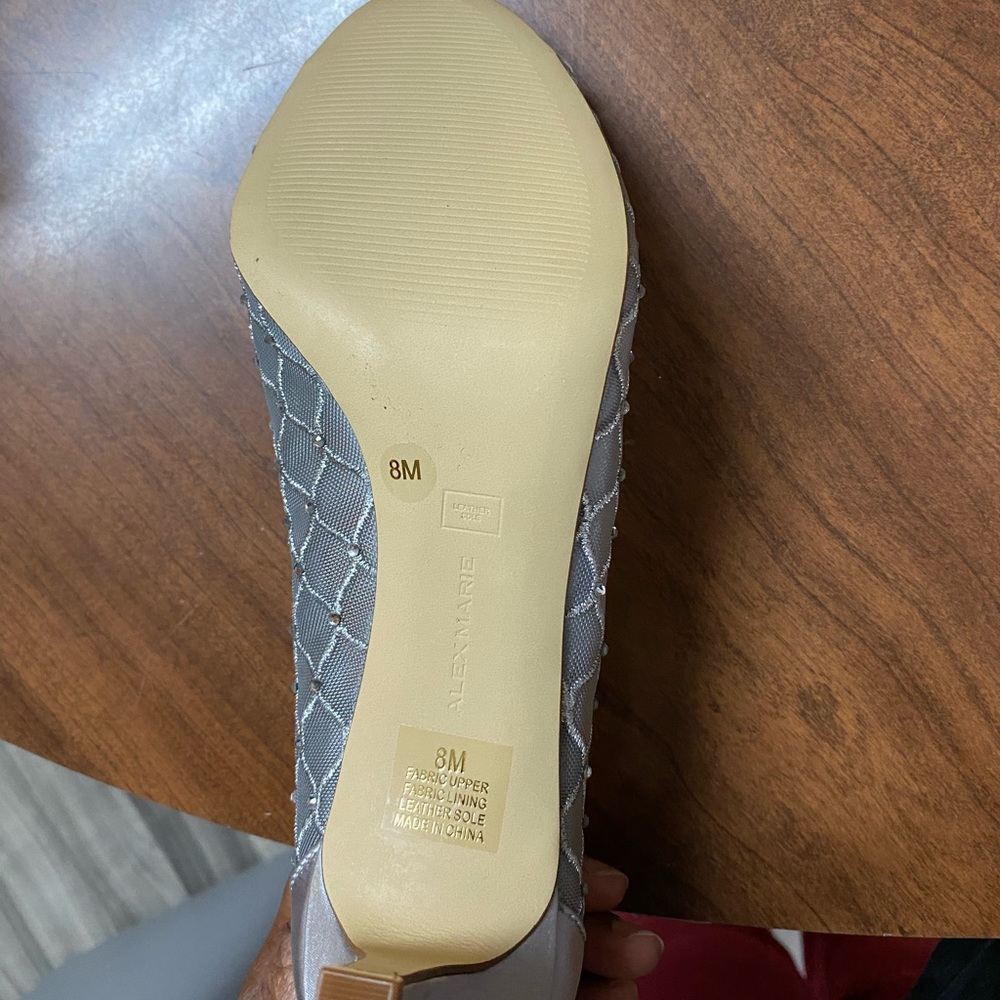 Brand new designer shoes. Never worn. Sz 8